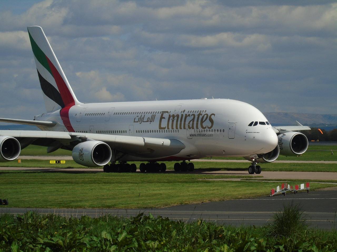 Linie lotnicze Emirates jak zaplanować podróż i co warto wiedzieć